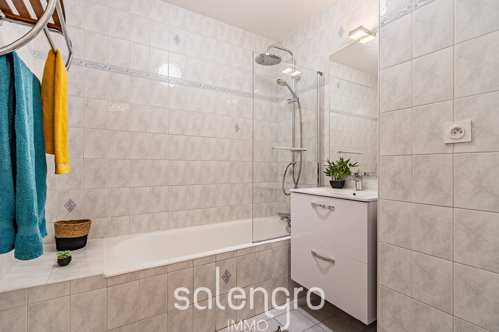 8a3b6658