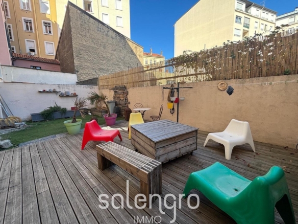 Maison 3 pièces 150 m² · à Villeurbanne · 150 m² · 369 000 €